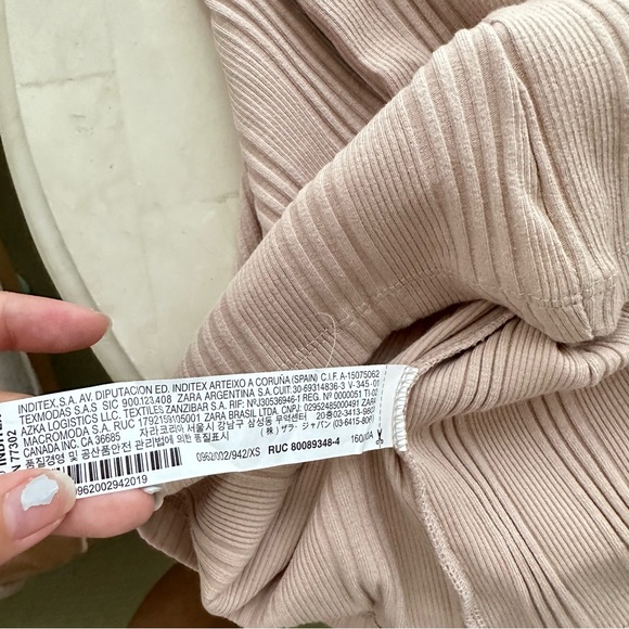 Zara Beige Ribbed Mockneck Short Sleeve Top - Picture 3 of 7